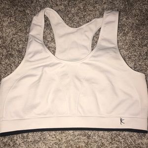 Non padded sports bra